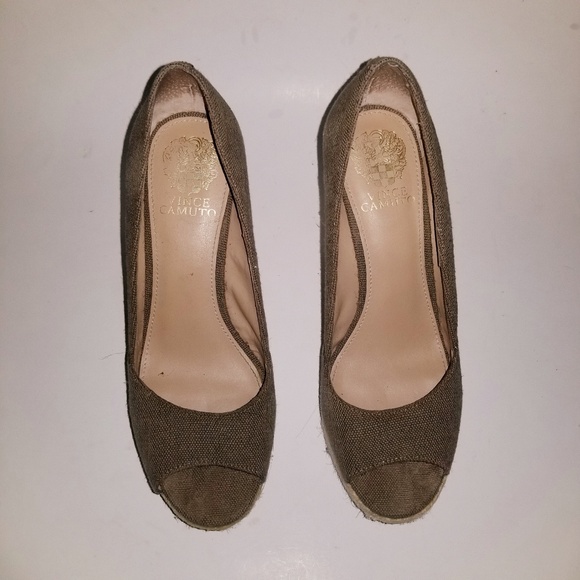 Vince Camuto VP-Taylor Canvas Peep Toe Wedge - Picture 2 of 7